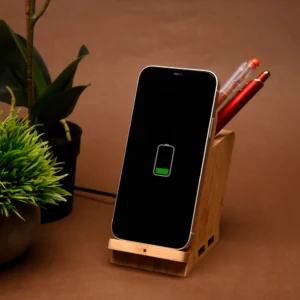 Maple 4-in-1 Wireless Charger & USB Hub